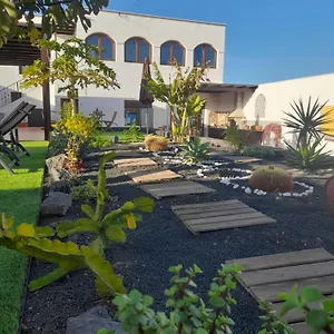apartamento-en-puerto-del-carmen.in-canary-islands.com/